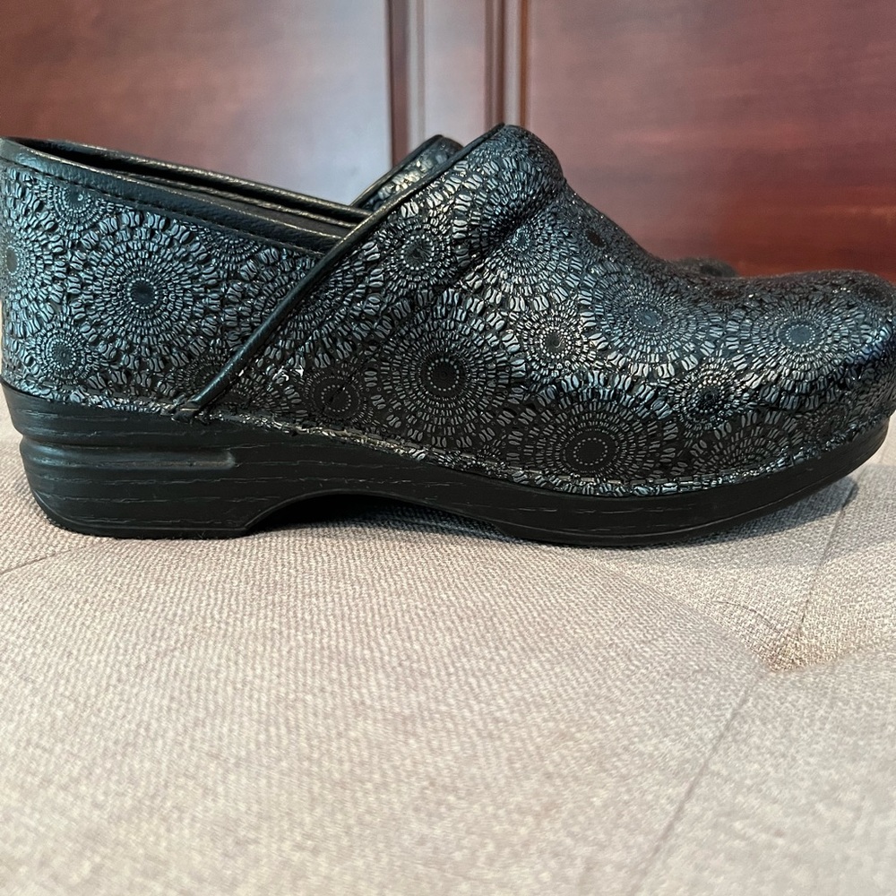 Dansko Pro XP Medallion Black Patent Leather Clogs